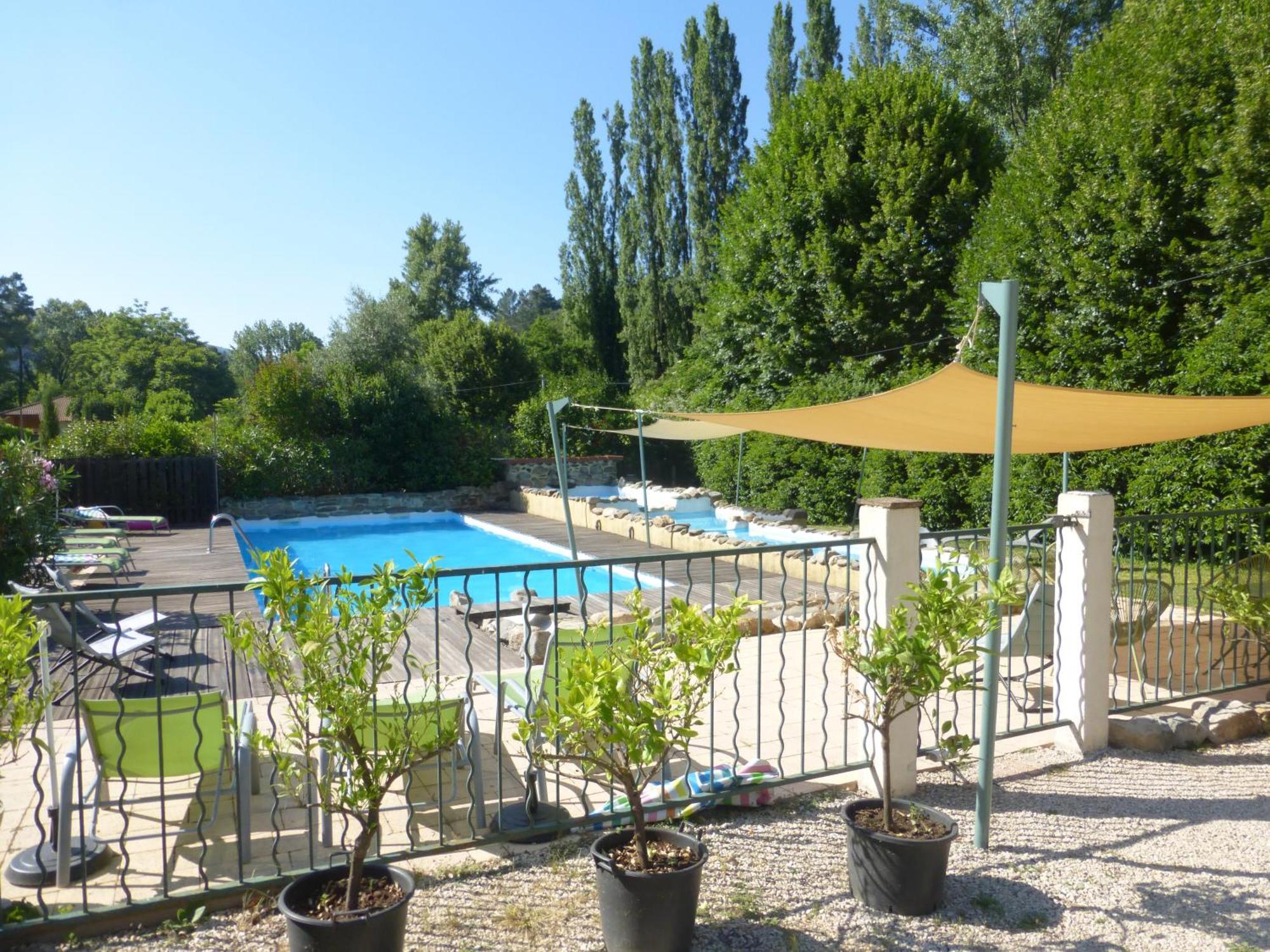 Chateau Du Fraissinet, 6 Gites Sleeping 2-8 Guests, Pool And River On Site La Tronche  エクステリア 写真