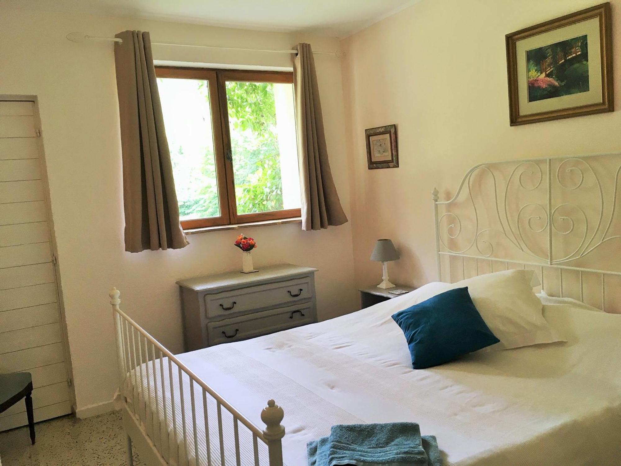 Chateau Du Fraissinet, 6 Gites Sleeping 2-8 Guests, Pool And River On Site La Tronche  エクステリア 写真