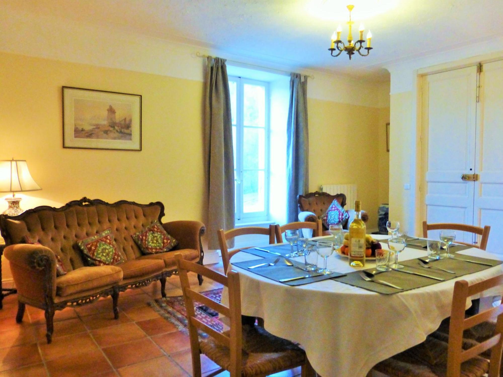 Chateau Du Fraissinet, 6 Gites Sleeping 2-8 Guests, Pool And River On Site La Tronche  エクステリア 写真