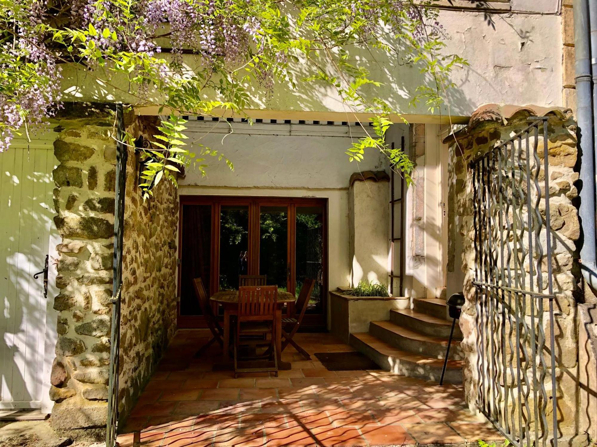 Chateau Du Fraissinet, 6 Gites Sleeping 2-8 Guests, Pool And River On Site La Tronche  エクステリア 写真