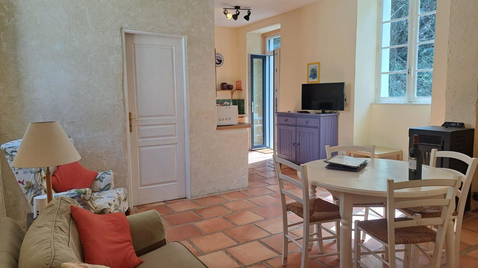 Chateau Du Fraissinet, 6 Gites Sleeping 2-8 Guests, Pool And River On Site La Tronche  エクステリア 写真