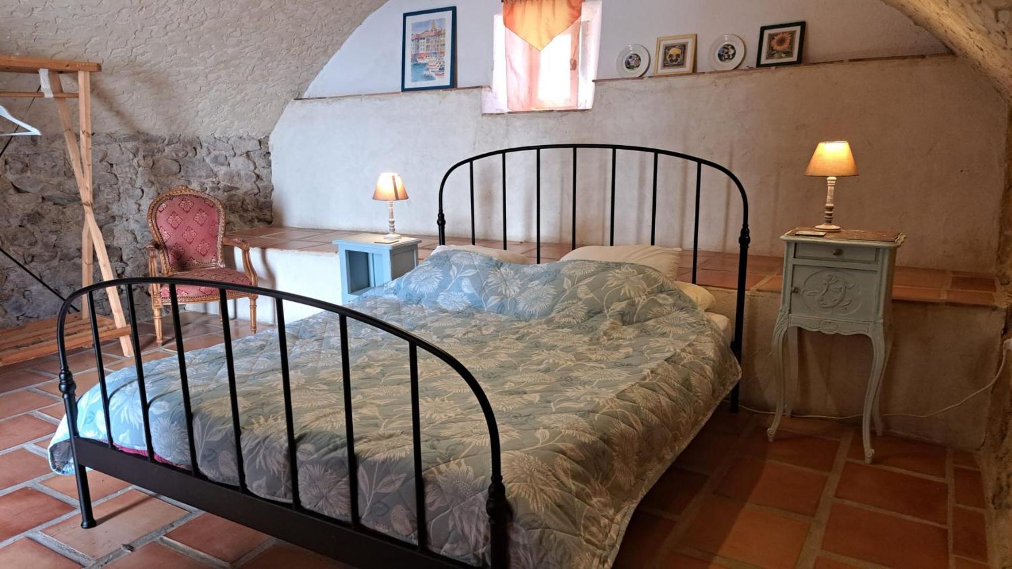 Chateau Du Fraissinet, 6 Gites Sleeping 2-8 Guests, Pool And River On Site La Tronche  エクステリア 写真